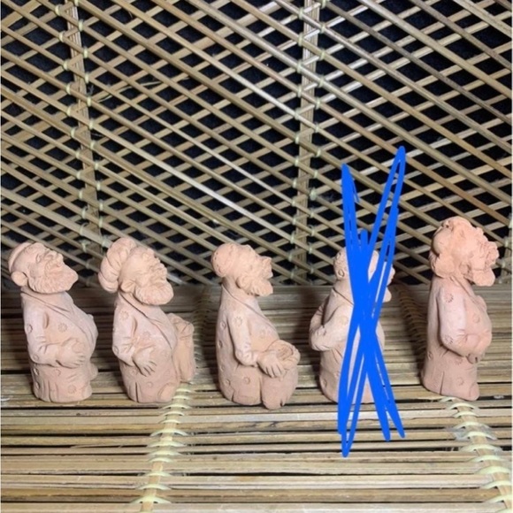 Handmade pottery men signed by artist - Picture 4 of 7